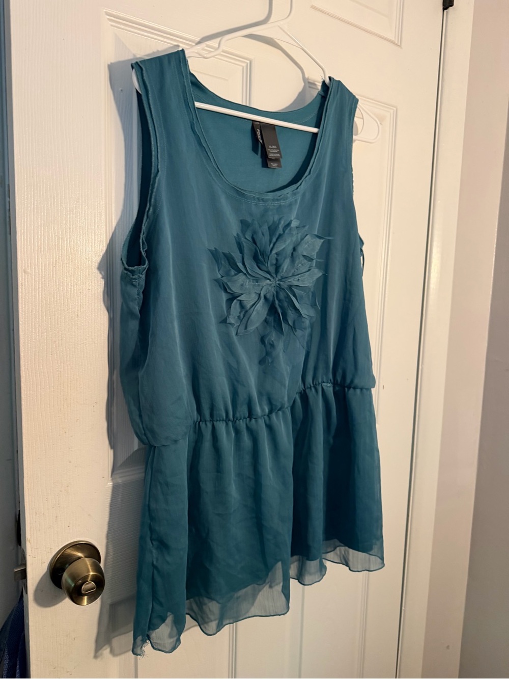 Bisou Bisou Teal Sleeveless Floral Appliqué Tunic
